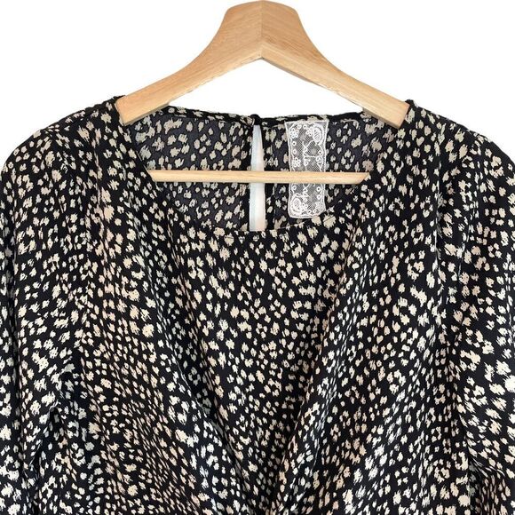 Sadie & Sage Crop Animal Print Twist Top - Picture 2 of 6